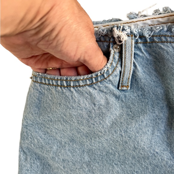 BDG Cotton High Rise Frayed Hem Jean Shorts Size: 25 NWOT - Picture 3 of 9
